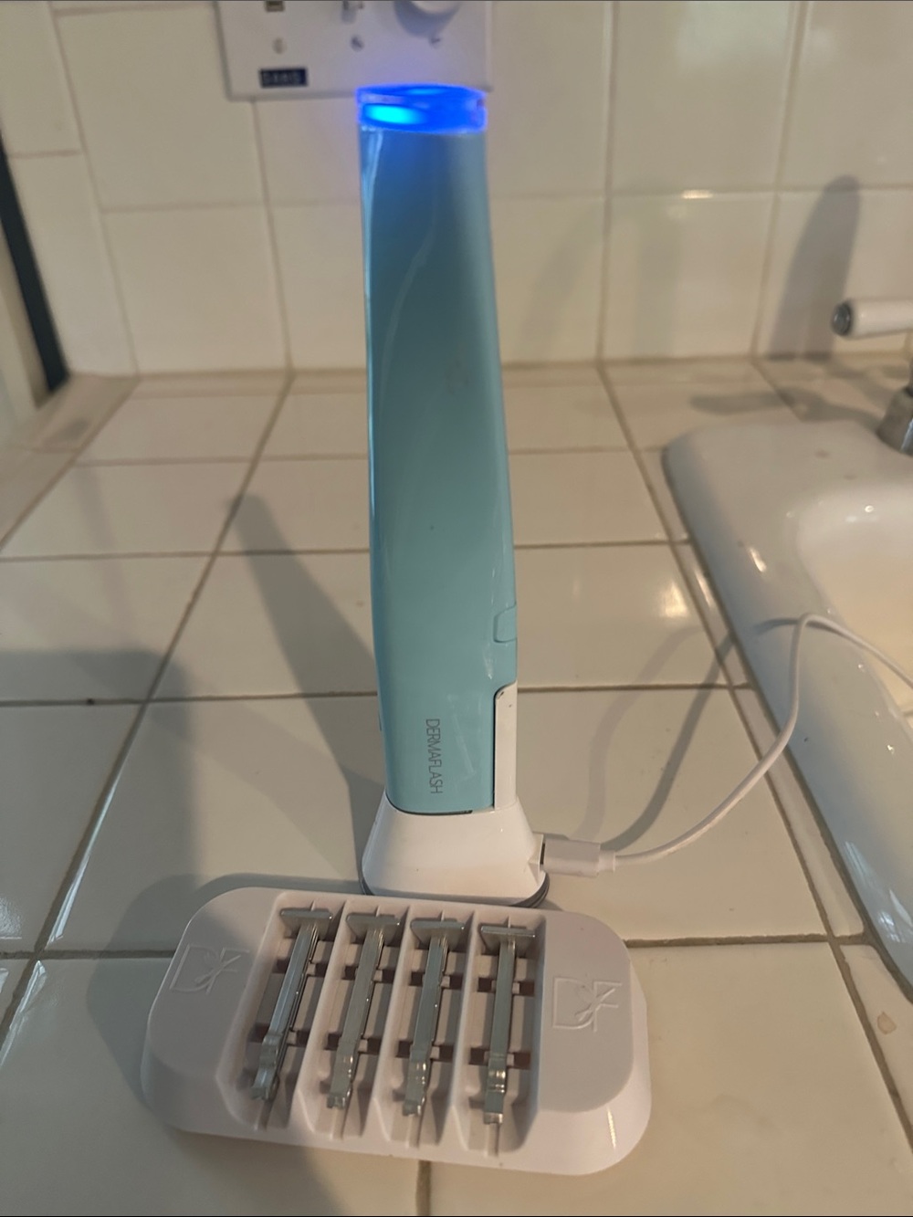Dermaflash Facial Derma-planing for Women